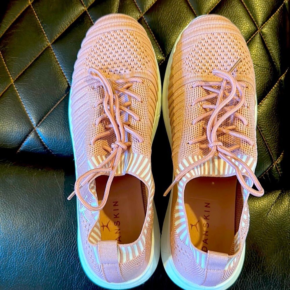 Danskin size 10 slip on sneaker